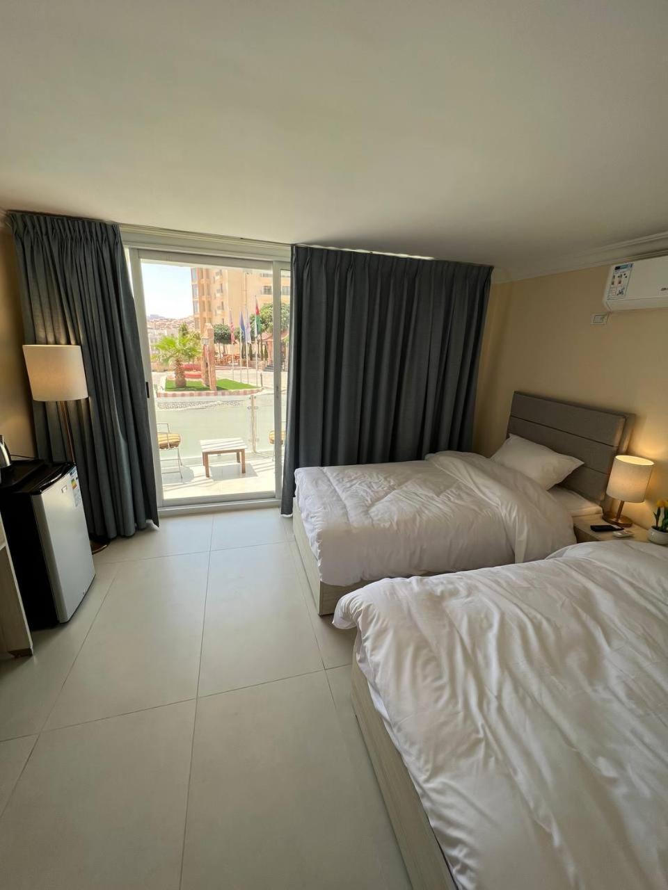 Silk Road Hotel Wadi Musa Exterior photo